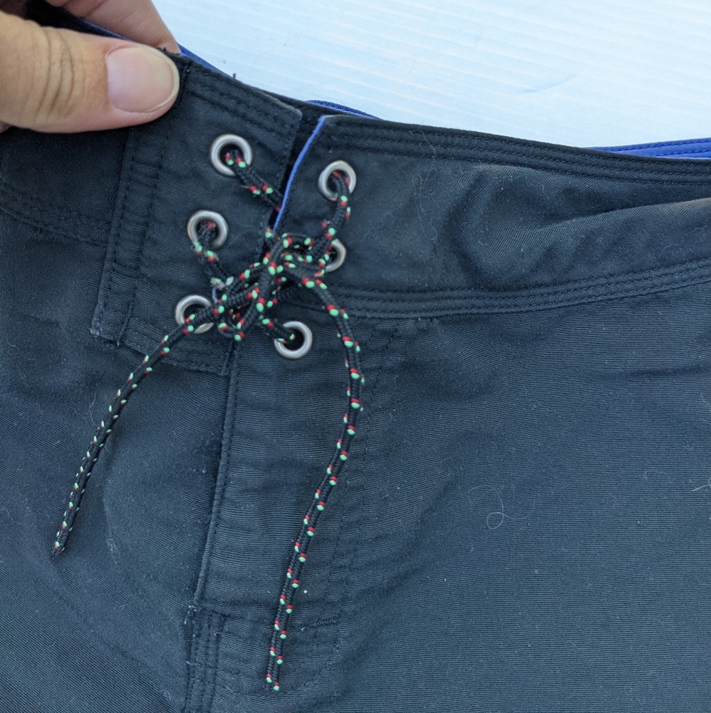 PATAGONIA women's black baggy shorts - Picture 3 of 9